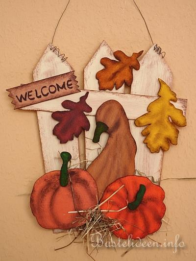 Herbstliche Laubsgearbeit - Willkommensschild mit Krbissen und Blttern (2)