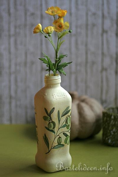 Recyclingbasteln - Serviettentechnik - Olivenlflasche als Vase 2