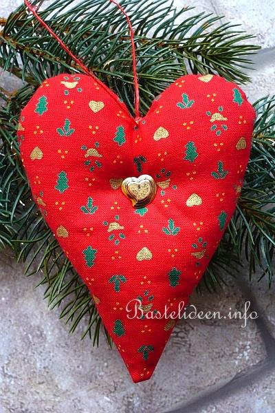 Weihnachtlicher Baumanhnger aus Stoff - Herz