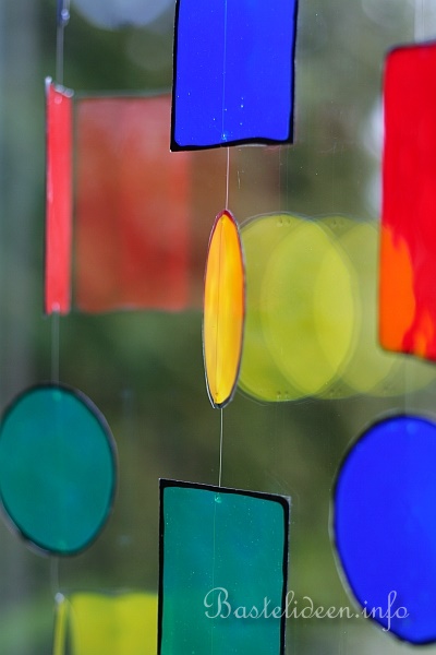 Basteln mit Kindern - Bastelideen - Window Color Mobile 2