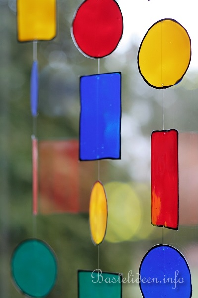 Basteln mit Kindern - Bastelideen - Window Color Mobile 3