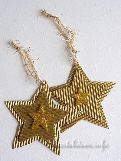 Basteln mit Kindern - Weihnachtsbasteln - Baumanhnger - Wellpappe-Sternen in Gold 1