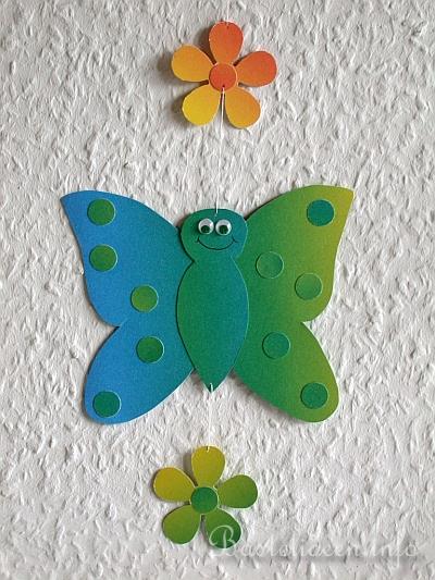 Fensterbild - Schmetterling und Blume Kette - Detail
