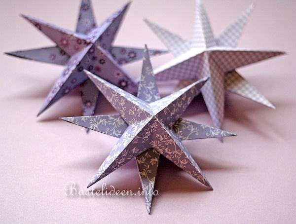 Weihnachtsbasteln mit Papier - 3D Sternen in Lila 1