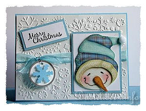 Weihnachtskarte mit Schneemann und Embossed Schneeflocken 