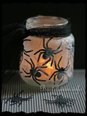 Halloweenbasteln - Gruseliges Teelicht-Glas 