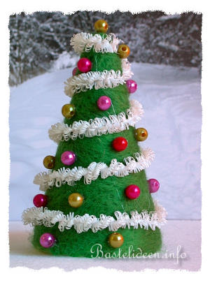 Basteln mit Filz - Styropor Weihnachtsbaum