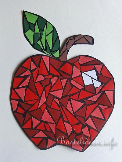 Basteln mit Kindern - Mosaik Apfel aus Papier 2