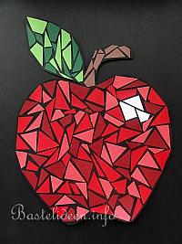 Basteln mit Kindern - Mosaik Apfel aus Papier 