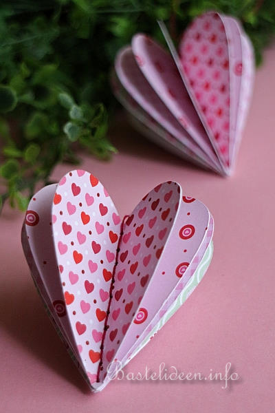 Basteln zum Valentinstag - 3D Scrapbookpapier Herz