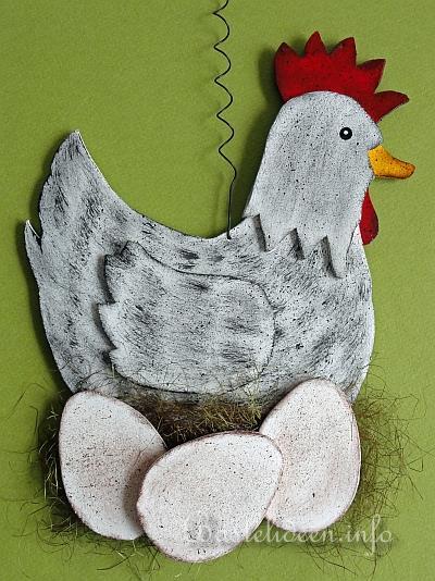 Laubsägearbeit - Frühlingsbasteln - Henne mit Eiern