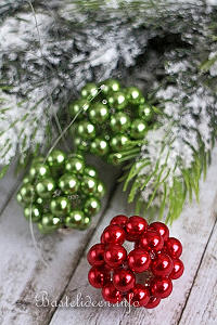 Perlenkugel als Weihnachtsbaumanänhänger 
