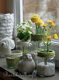 Recyclingbasteln - Schraubgläser als Vasen