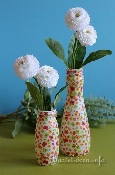 Recyclingbasteln - Vasen aus Trinkjoghurtflaschen oder Sahneflaschen