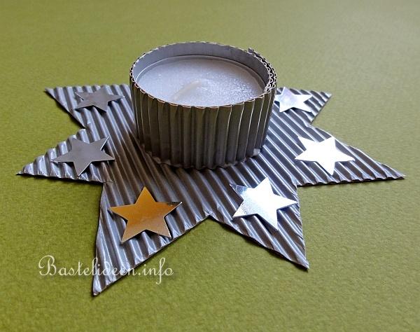 Weihnachtsbasteln - Teelichthalter aus Wellpappe in Silver